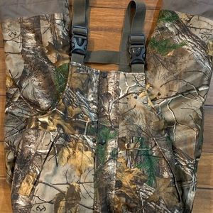 Realtree Camo Bib Ovealls Boys Youth Medium by Game Winner.